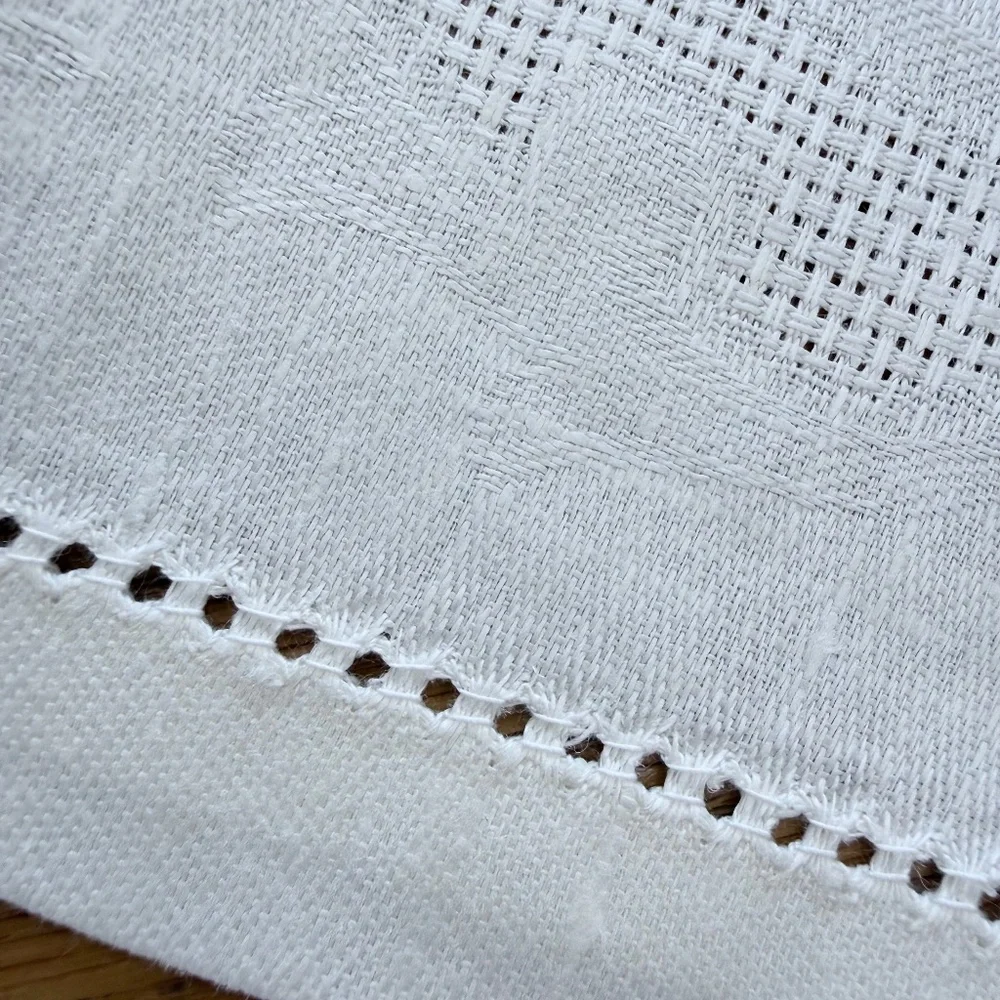 DECORTIVE HAND TOWEL